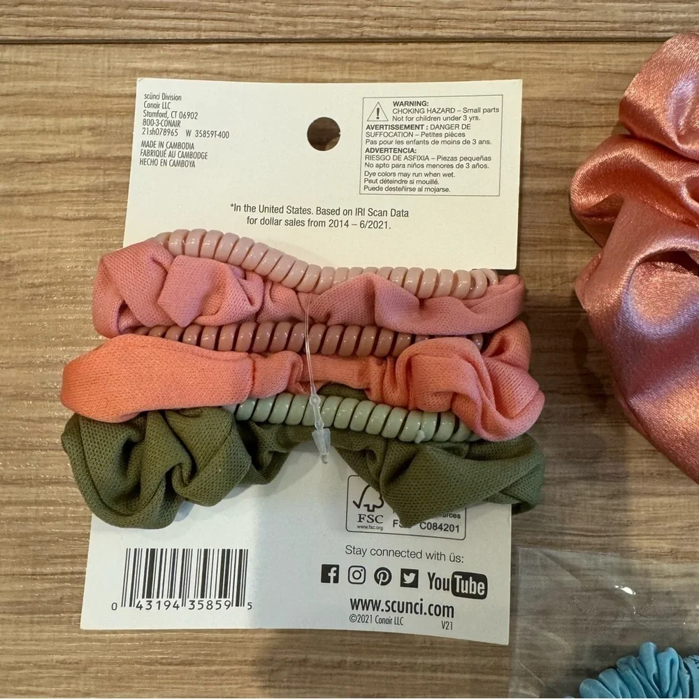 NWT Scunci Hair Accessories Scrunchie Bundle